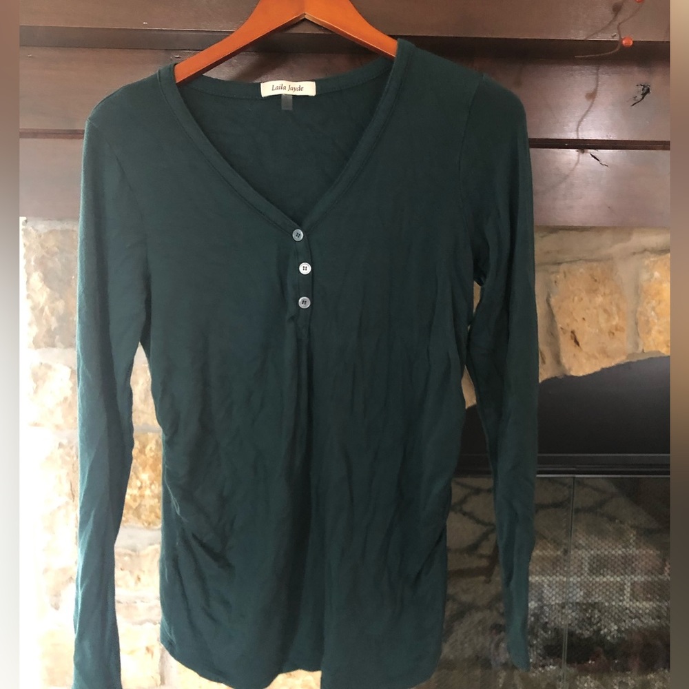 long sleeve maternity top with stretch.